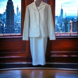 Elegant Women's Gray Blazer and Skirt Set